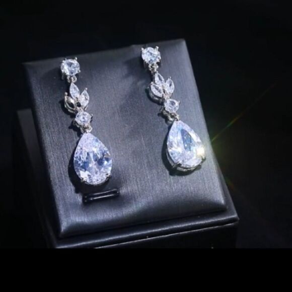 Bridal Set Stunning CZ Necklace, Bracelet,Earrings - Picture 3 of 13